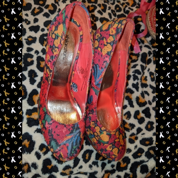 New sz 7 floral design platform heels by xhilaration - Picture 4 of 5